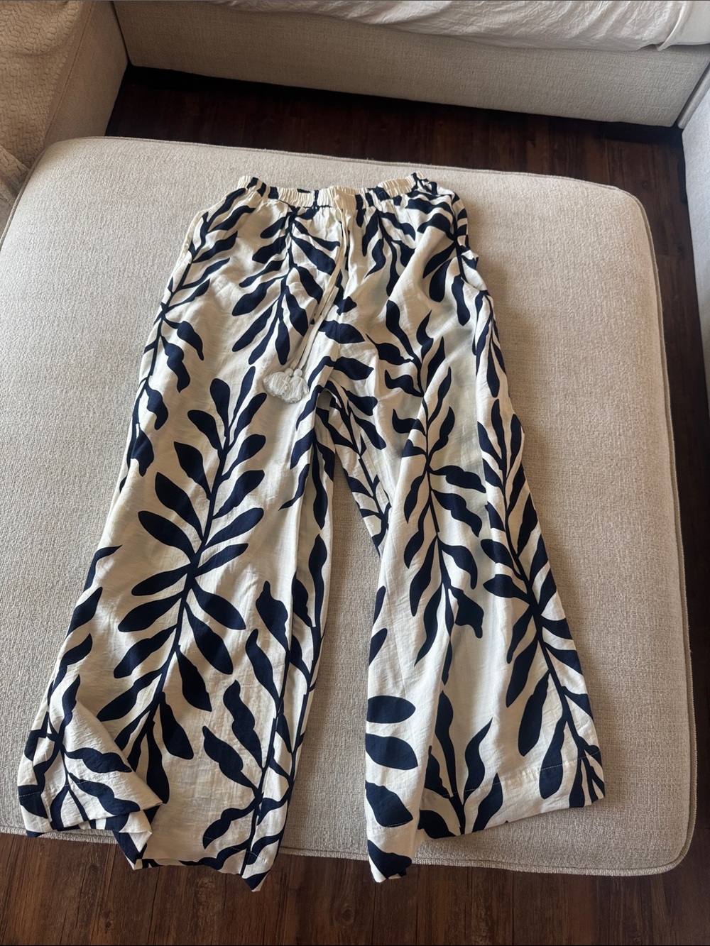 Wide Leg Linen Blend Pants with navy Leaf Print